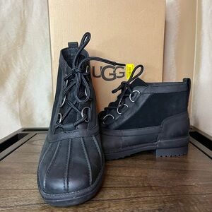 UGG Heather Black Leather Lace-Up waterproof Boots